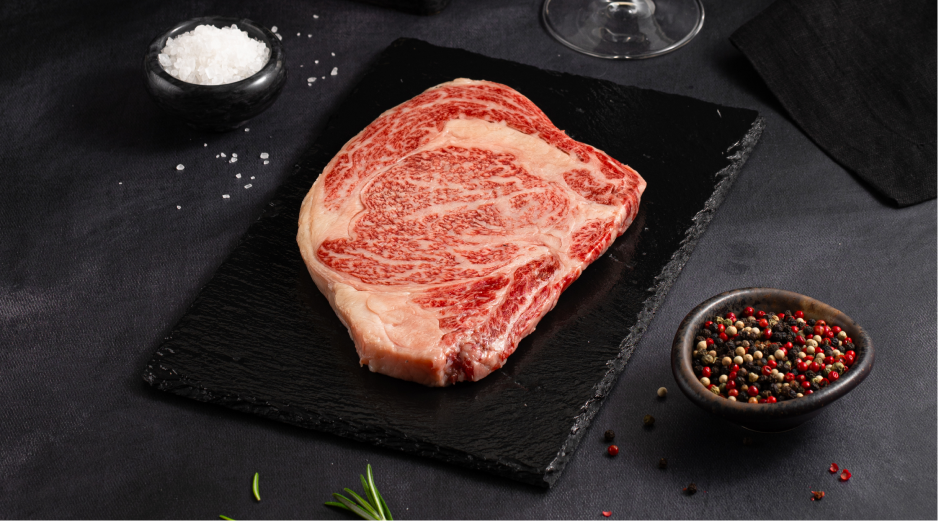 Superior Wagyu beef from Japan, Australia, and the US with luxury Concierge Service.